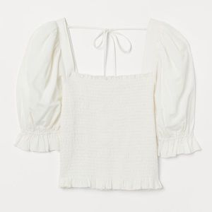Fitted blouse with short puff sleeves